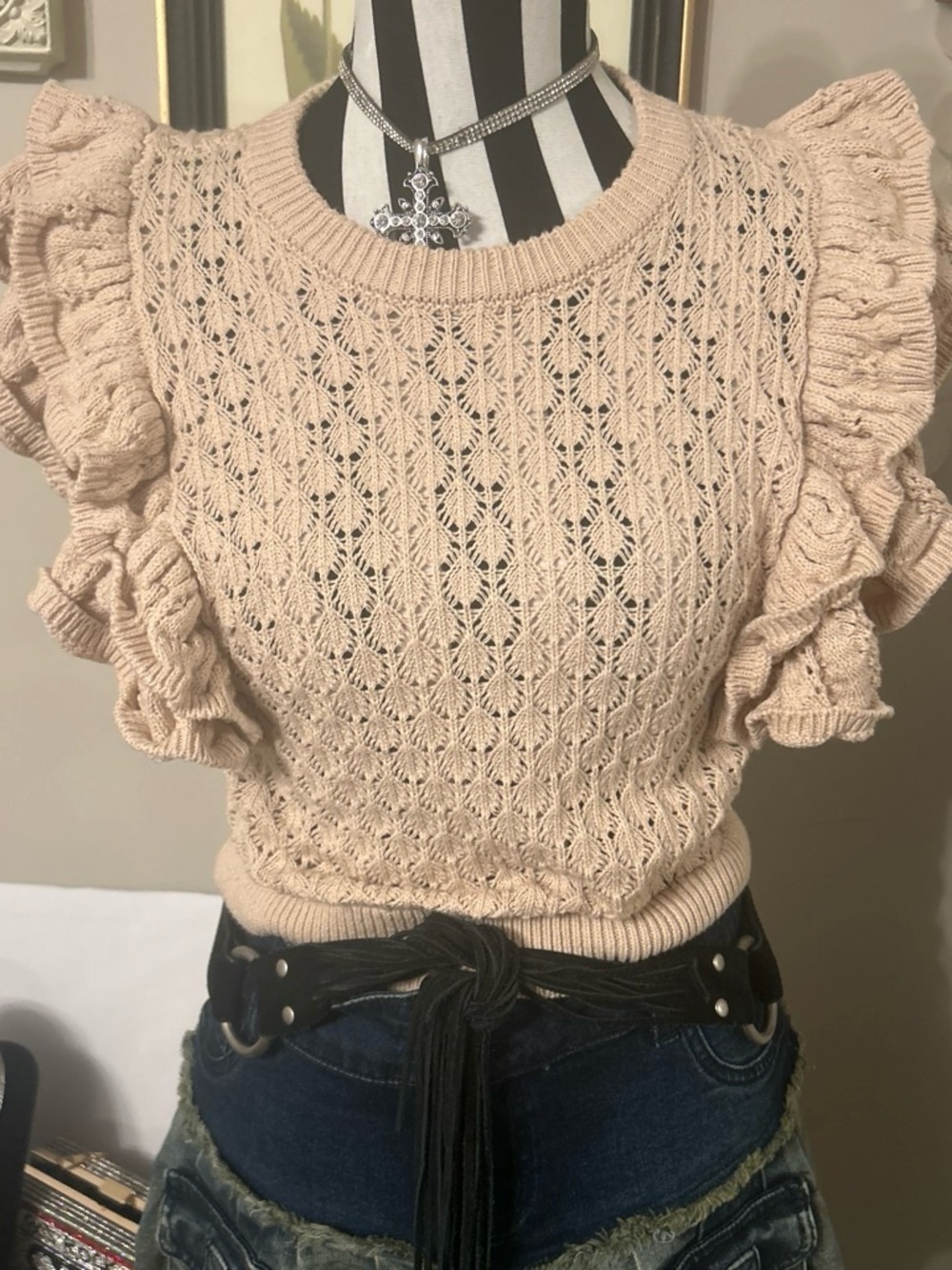 LFD Ruffled Cream Knit Top small - Picture 2 of 11